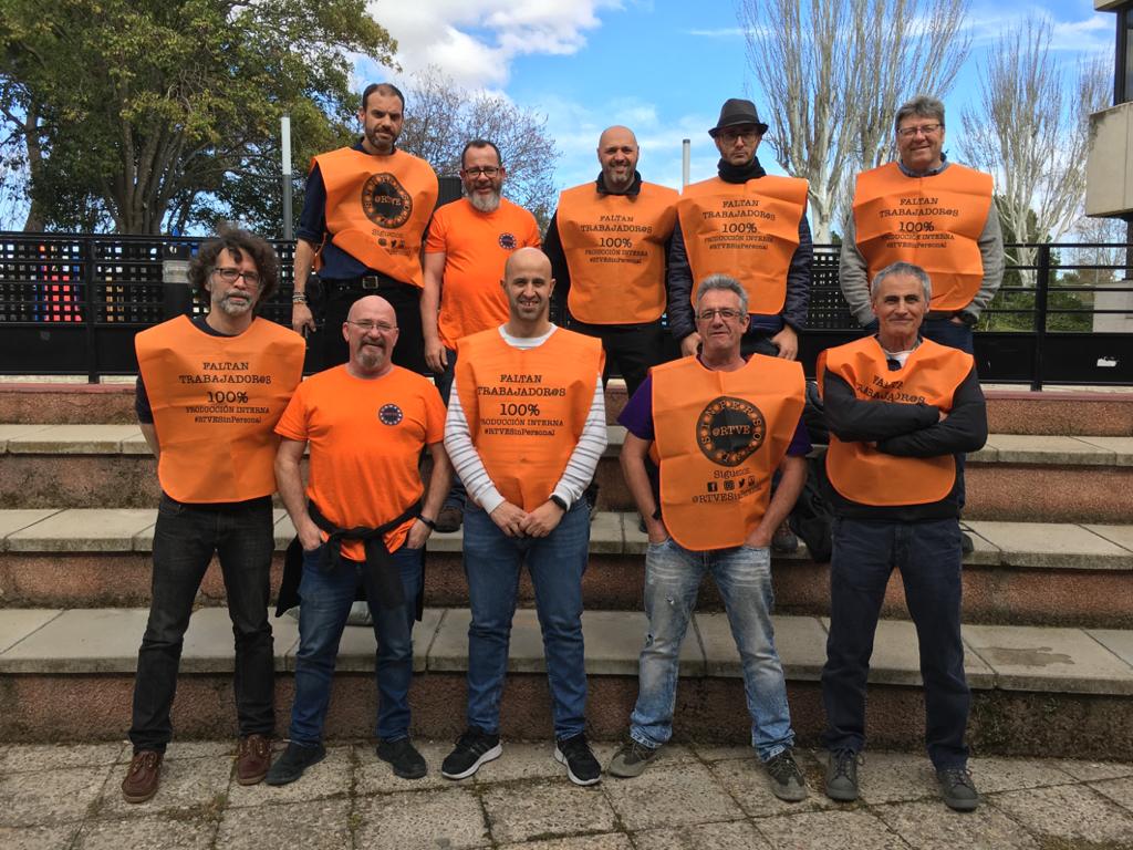 rtvesinpersonal's tweet photo. #FelizSabado #ImanolArias  #AnaDuato acusados en caso #Nummaria  #EvasionFiscal  sobra opacidad en la gestión, falta producción propia interna. Otro finde sin producir y  unidades móviles paradas #ConcursoPublicoRTVE @MackMontesinos @Maria_Podemos @MariscalZabala @perejoanpons https://t.co/My3yko8Deq