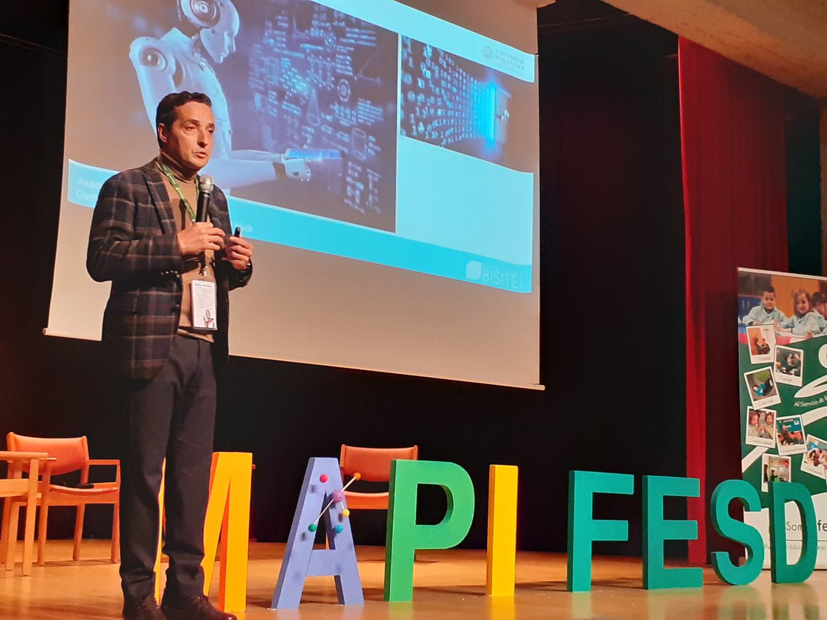fesdomingo's tweet photo. Conferencia de Juan Manuel Corchado, Catedrático de la Universidad de Salamanca, sobre Inteligencia Artificial #Mapifesd #somosfesd #InteligenciaArtificial https://t.co/8coWtJrNoO