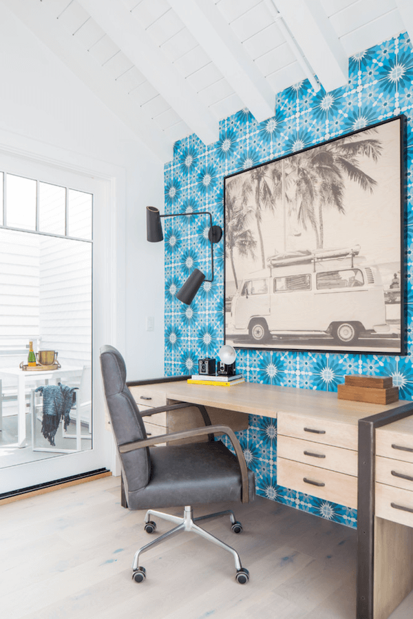 mymovellc's tweet photo. Style a productive home office with these 6 expert tips: https://t.co/mBLXLEszgT #FRESHoffice 
#homeoffice #office #home #design #interiordesign #decor #WFH #Freshome #orgnaization #desk #work https://t.co/F942U5il1s