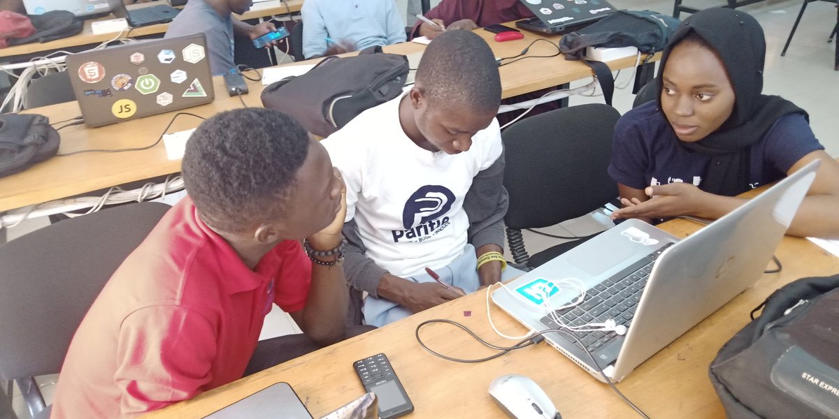 gdgoc_futminna's tweet photo. Brainstorming session  #DSCFutminna  #DeveloperStudentClubs #DeveloperStudentClub #DSCSSA @auwalms @EricaKHanson @aniediudo @Kolokodess https://t.co/NftttLo3at