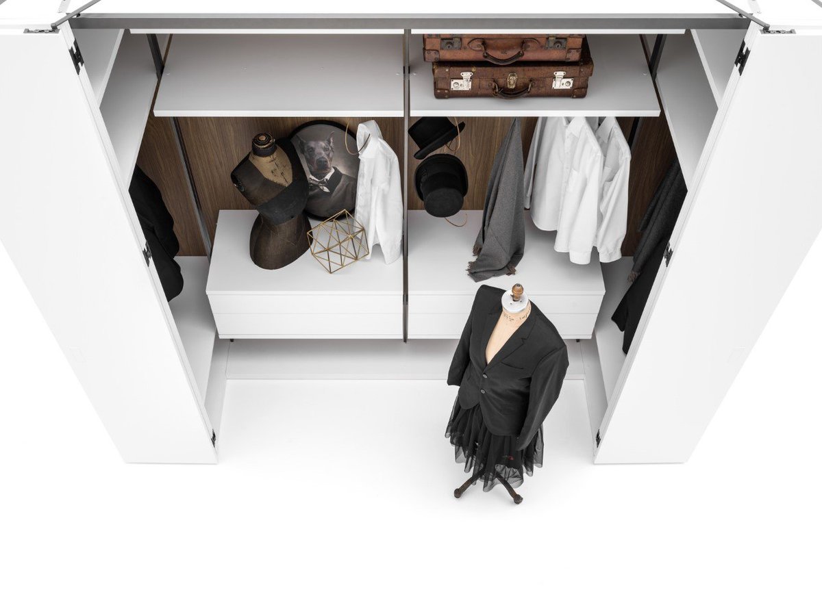 CMCLaTorre's tweet photo. #Caccaro “Camerino”, cabina armadio autoportante senza la necessità di opere murarie e con le dimensioni poco più grandi di un armadio! Facilmente posizionabile a centro stanza o come divisorio tra due ambienti. #interiors #design #arredamenti #homedecor https://t.co/C07KTGNYiE https://t.co/NsZS0j3U1x