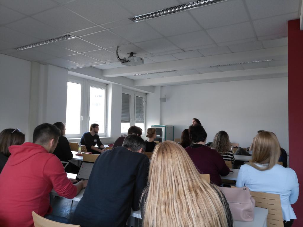 fahrradfee's tweet photo. What is a silo? And how can a change management process be installed? Helpful insights dealing with microunits in a big company. #coscamp https://t.co/t8TiFdMIVB
