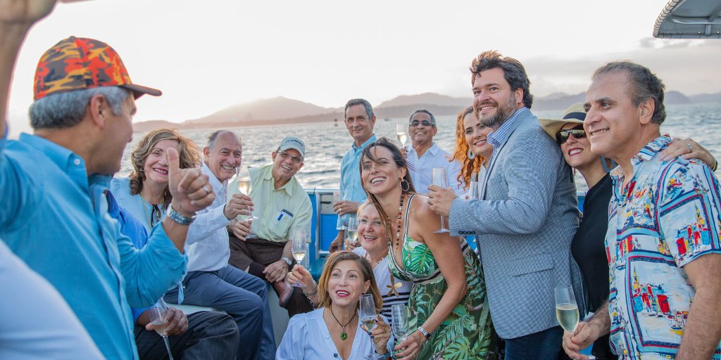 MarbellaCuida's tweet photo. ¡Ya tenemos aquí el #findesemana!👏👏⠀
¿Qué tenéis organizando? Siempre es buen plan una comida con los #amigos “la familia qué elegimos”
¡Feliz #finde con las 3 d’s: descansa, desconecta y disfruta!⠀
#Marbella #costadelsol #weekend #Friends #friendship #Sabado https://t.co/gi0iPTQfhV