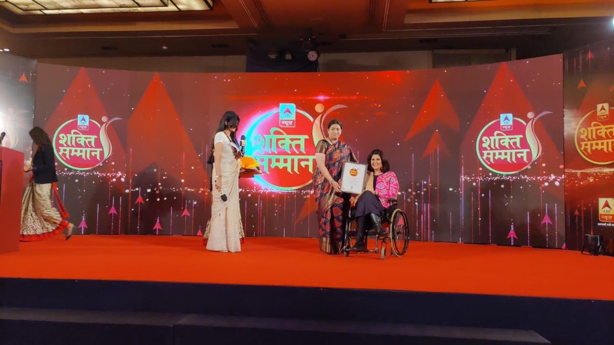 DeepaAthlete's tweet photo. It was an absolute honour to be felicitated by Smt. @smritiirani ji at the @ABPNews #ShaktiSammanAwards, today. Thank you for giving me a platform to encourage women to give back to the society and become an integral part of national growth! #IWD2020 #EachForEqual https://t.co/B4eh6K5YMF