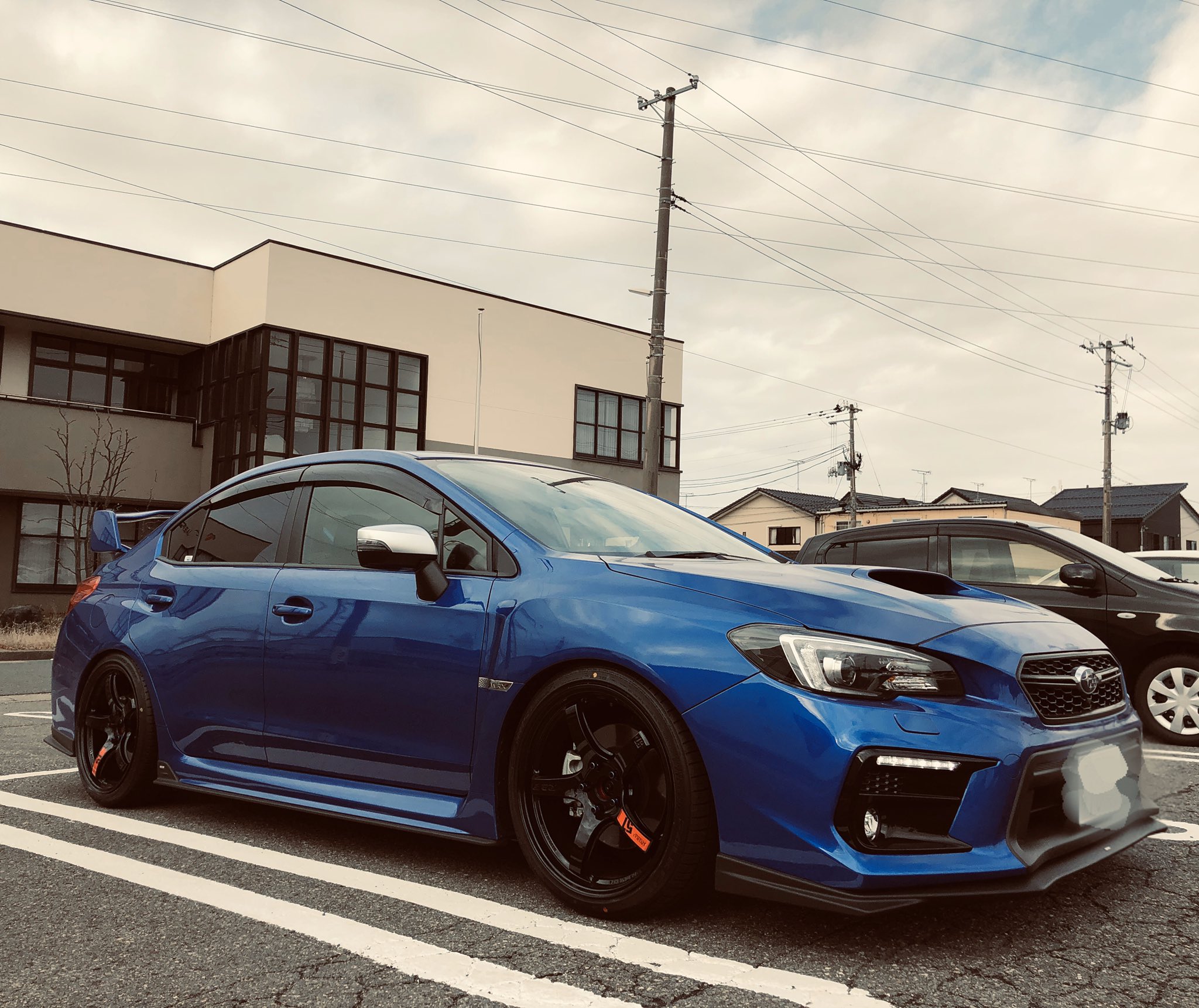 だっしゅ 元mag兵ベイラー軍所属 Wrxs4には裏モードでローンチコントロールが搭載されています やり方はs モードにしてブレーキを踏みながらアクセル全開 すると回転数が2500回転で固定されてブレーキを離すと最大トルクの2500回転でスタート出来て0