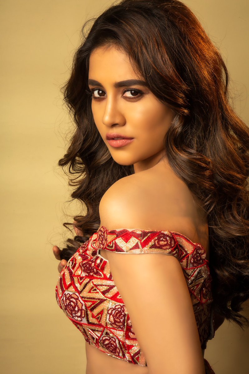 NabhaNatesh's tweet photo. Lukewarm 💥 https://t.co/faBlopxpNc