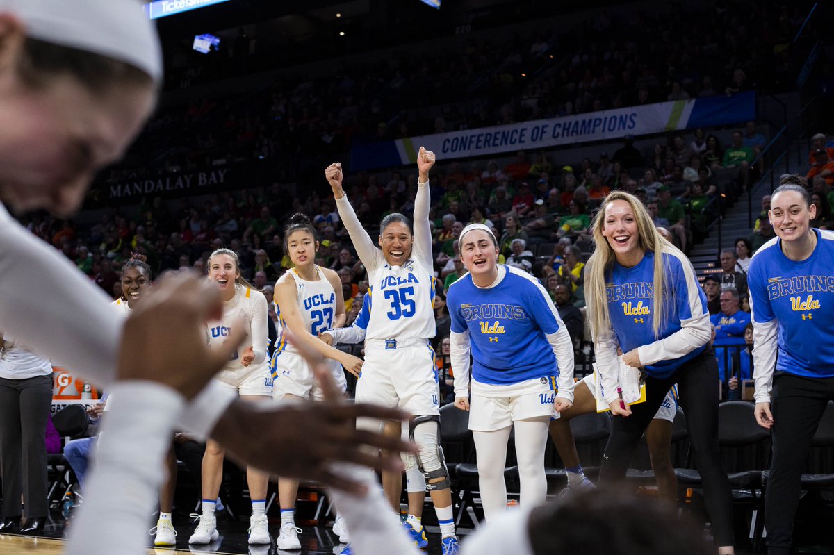 UCLAWBB's tweet photo. โIf you want to go fast, go alone. If you want to go far, go ๐ง๐ข๐๐๐ง๐๐๐ฅ.โโ
โ
#MakeMarchMagical | #GoBruins https://t.co/FMS8yilHHw