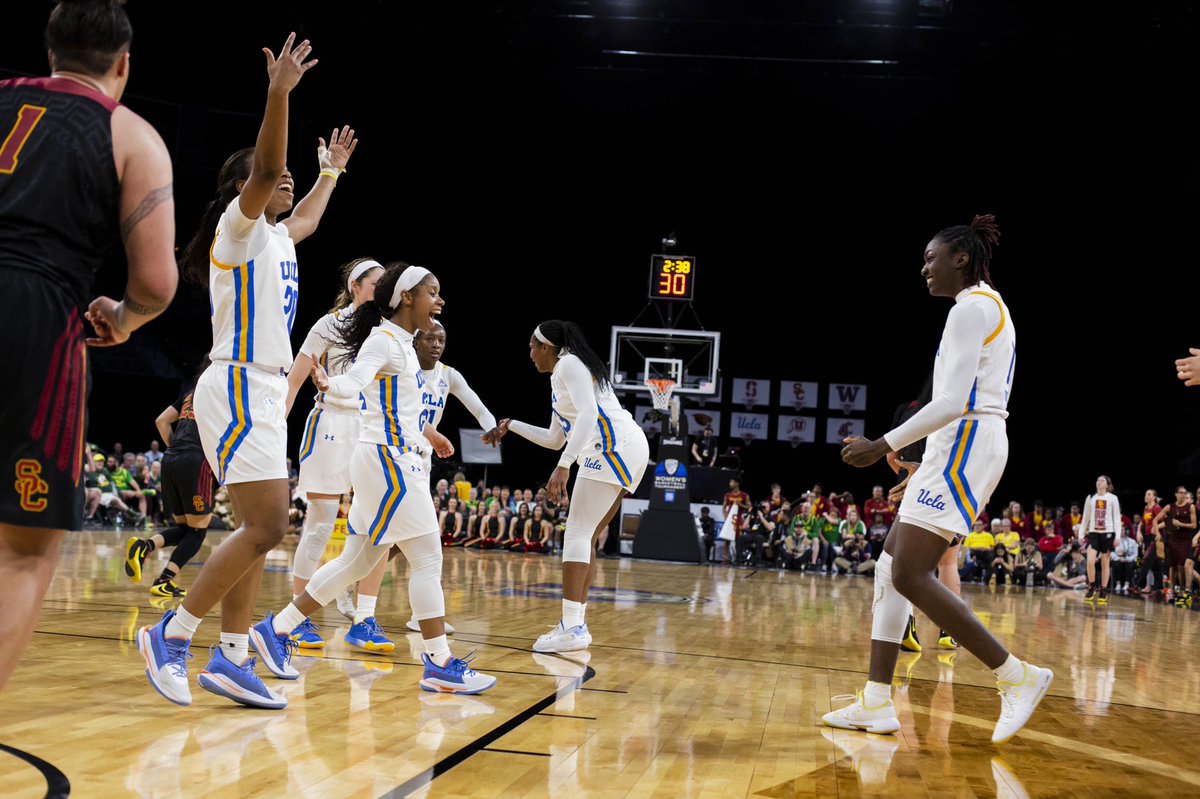 UCLAWBB's tweet photo. โIf you want to go fast, go alone. If you want to go far, go ๐ง๐ข๐๐๐ง๐๐๐ฅ.โโ
โ
#MakeMarchMagical | #GoBruins https://t.co/FMS8yilHHw