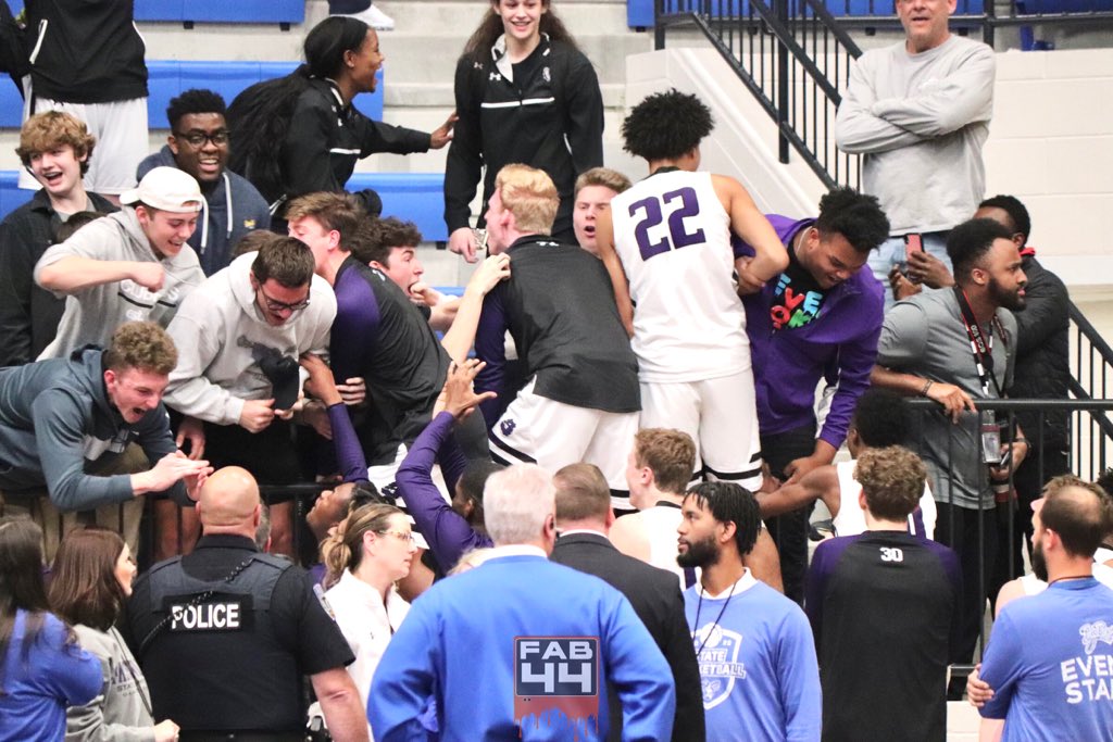 FAB44TV_'s tweet photo. Congratulations to @FayBulldogsBB on a big 73-60 playoff victory over the β19 State Runner Up @BryantHS_Bask ...Big buckets by Sophomore @GlasperLandon ended the night with 15 pts heβs definitely 1 to keep an eye on! #6AStateTournament #Fab44TV https://t.co/c6RQ8QiwNV