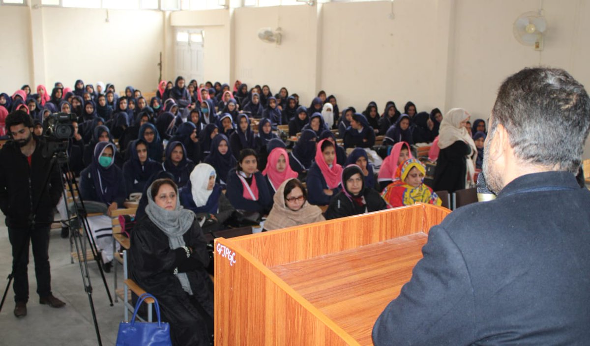 IdddSw's tweet photo. #IDDDS organized a seminar on #InternationalWomensDay in collaboration with Fatima Jinnah Post Graduate College #Muzaffarabad. Women in #AJK dedicated this day for women in Indian Occupied Kashmir #IOK
#WomensDay #WomensDay2020
@rasool_com @SaqibAliHaidri https://t.co/goSjkzr3xI