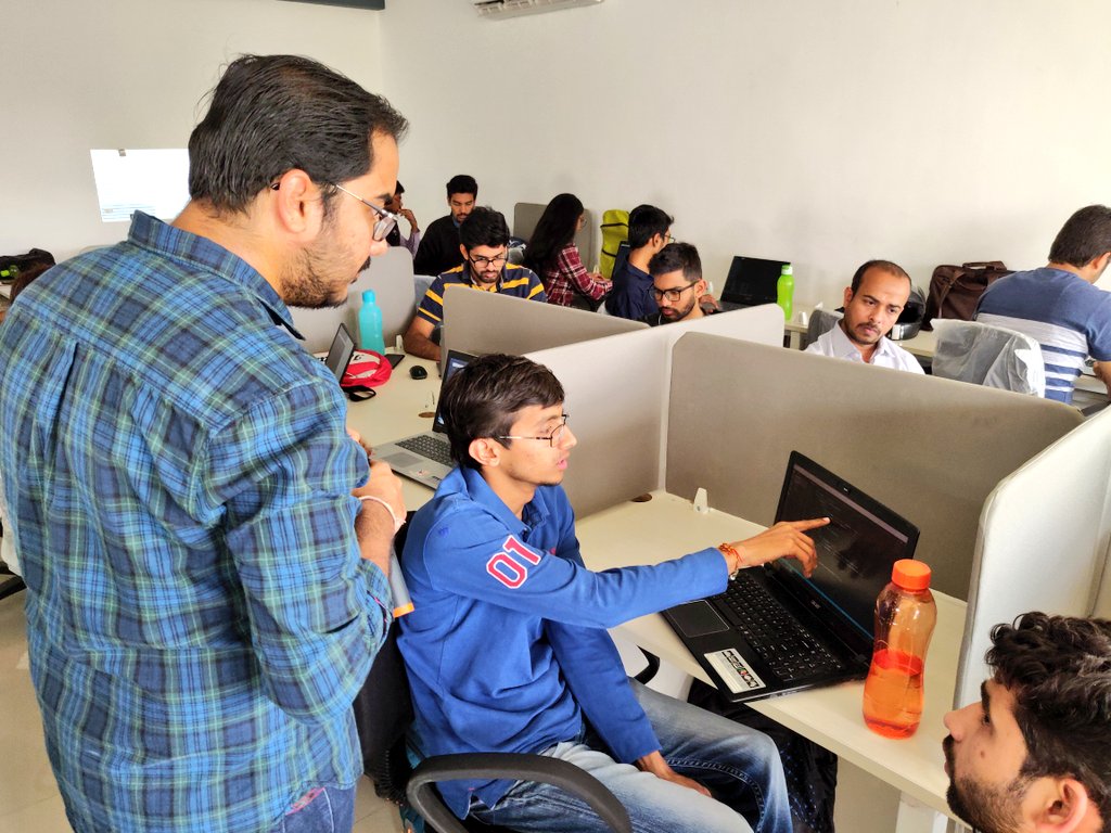 yashrajnayak's tweet image. We&apos;re joined by 50 participants for #React #LearningJam here in #Indore These folks earned their spot by learning the #ES6 fundamentals themselves 🔥

@progateEN @indoretechcom