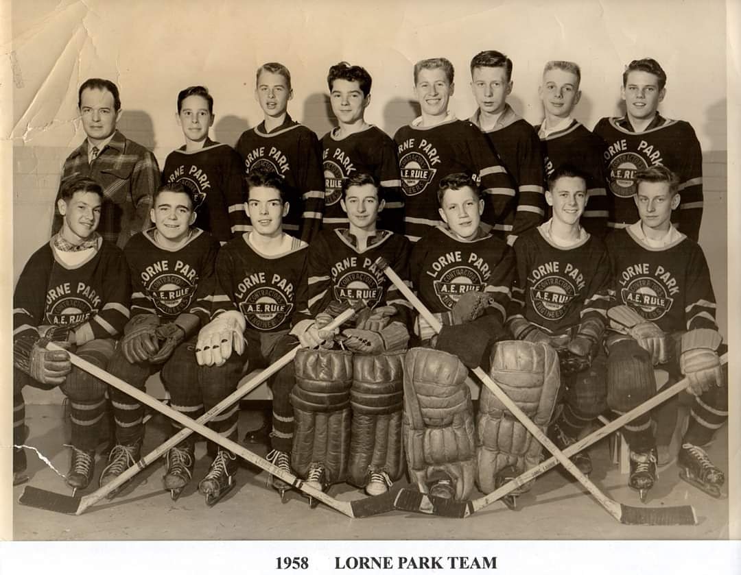 LPCHockey's tweet photo. THURSDAY THROWBACK

Photo day in 1958!

Thank you for helping our community grow with your likes, comments and shares!

#lpcha #youthhockey, #community #volunteers #mississauga #gowild #hockey #thursdaythrowback #pictureday https://t.co/QeyBMBMyyy