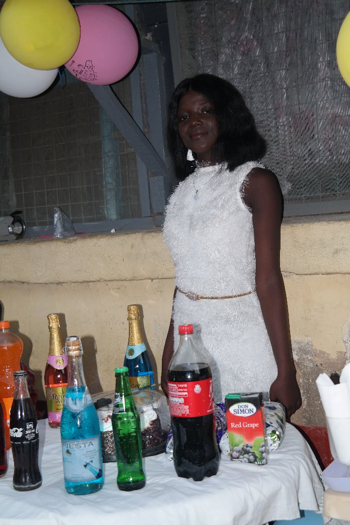 Ah_Afua's tweet photo. Please RETWEET to help me FIND my sister, she's MISSING! Was sent to Tudu in Accra 3days ago and has since not returned.. we've already reported to the police.🙏 thank you. https://t.co/mFH6HYAWaF