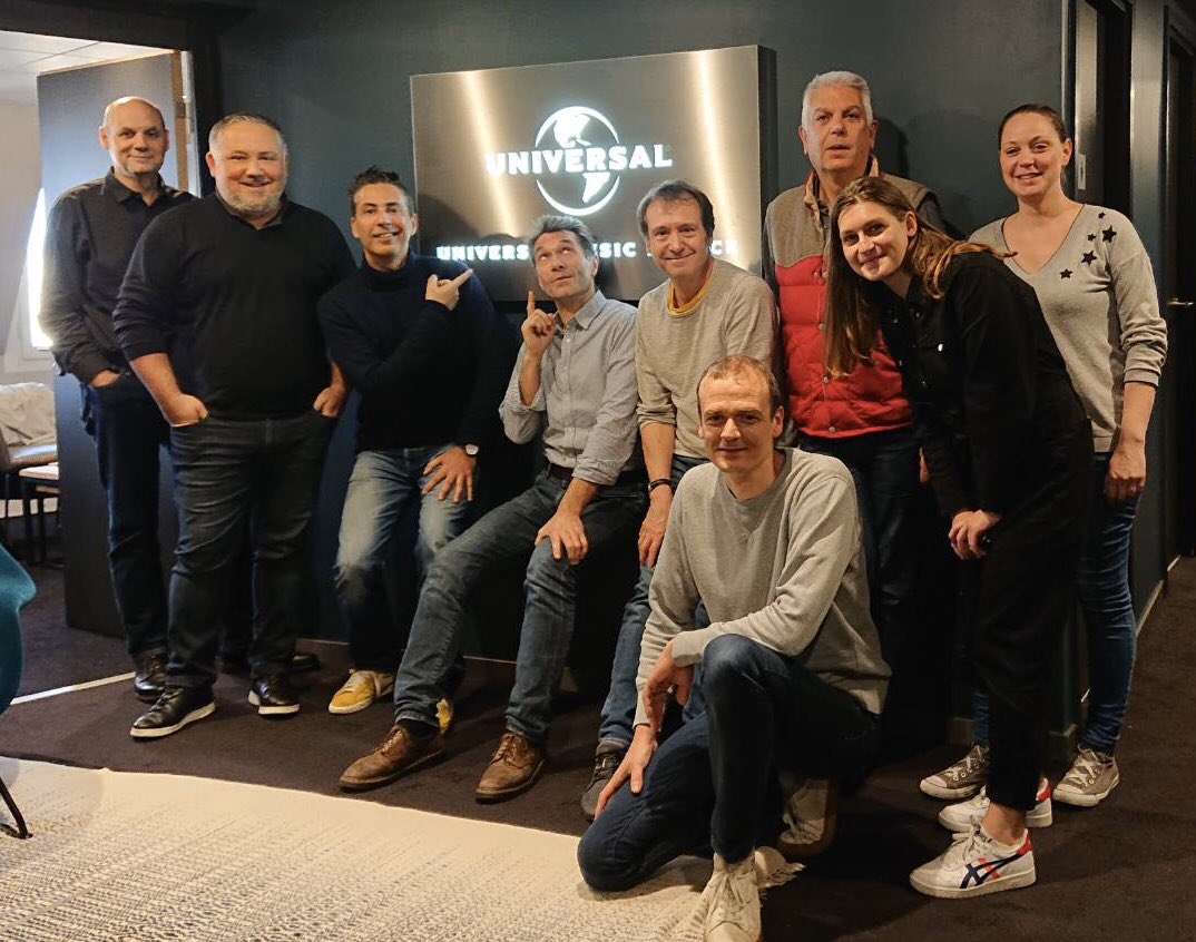 Une aventure commence avec notre nouvelle maison de disque#Zut20ans 😊