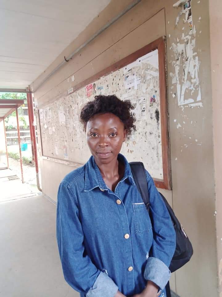 m_barnder's tweet photo. She completed her grade 12 in 2016. applied at unza in 2017 she was not picked She found a job as a maid then applied at the unza for the second time
she was accepted but she was denied scholarship loan.she walks from SOS to UNZA as she waits for an appeal list for BC to come out https://t.co/9fXYz8fbtj