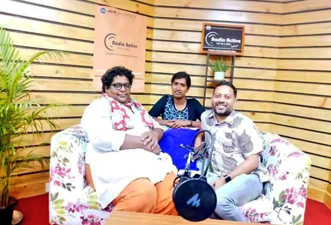 RadioActive90_4's tweet photo. .@bqff is on in #Bengaluru, so we present a conversation that RJ @devakarpriyanka had with co-directors of #BQFF, Rovan Varghese & @NadjaNadika. They speak about how the fest has helped provide access to #LGBTQIA+-themed #movies at mainstream cinemas.
https://t.co/MKXfsx0IDj https://t.co/MWWW8n9Qp1