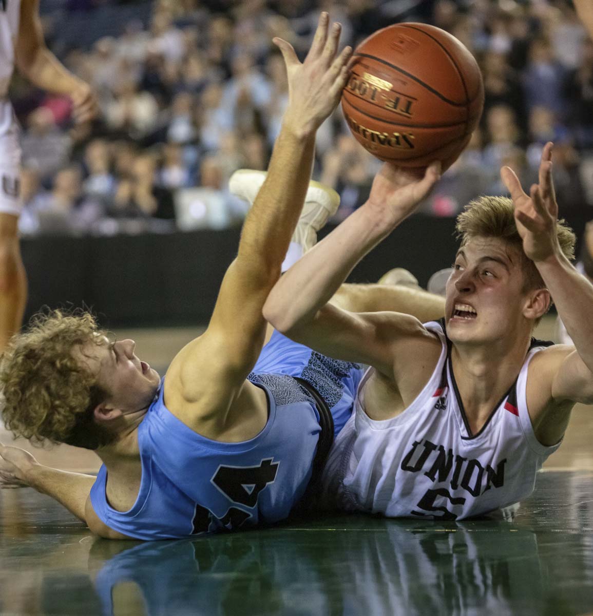 NewsFromCCT's tweet photo. Union falls to 26-1 and will play in the third-place game Saturday. https://t.co/VKddjQDmec
#UnionTitans #CentralValleyBears #HighSchoolBoysBasketball #TacomaDome #WIAA #VancouverWa #LocalNews #ClarkCountyToday #ClarkCountyWa https://t.co/Wb7FGZdNK7