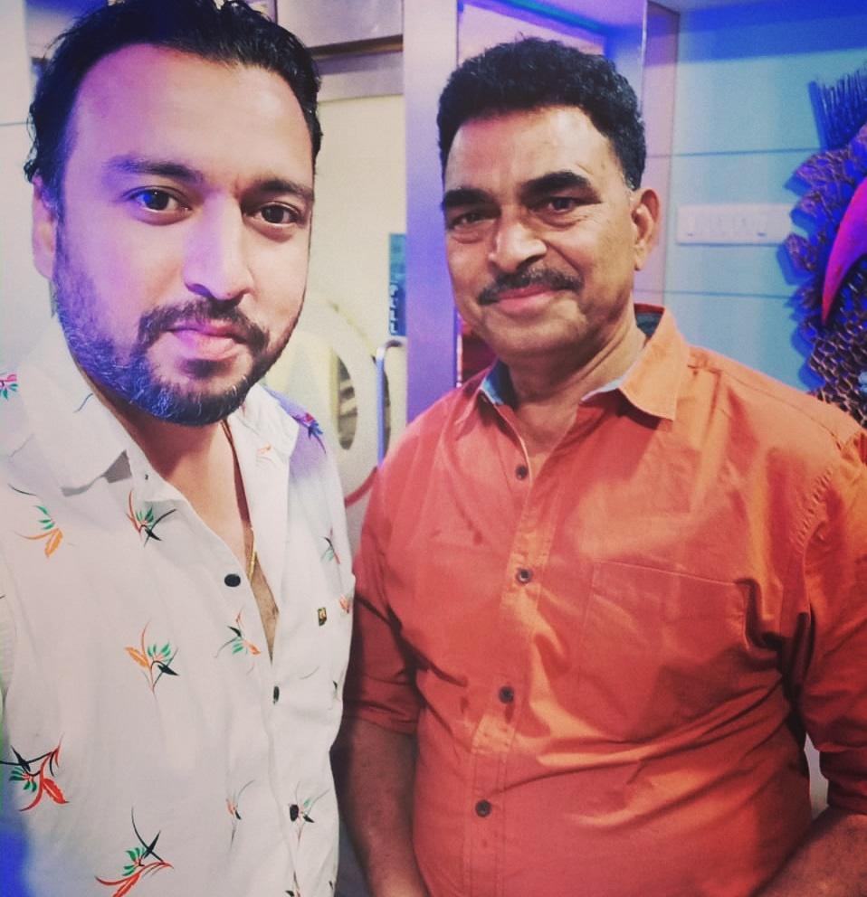 ajitachut's tweet photo. With Sayaji Shinde.. 
#director #ajitdevle #sayajishinde #Marathi #actor #marathistar #zeemarathi @SayajiShinde @ajitachut @RajshriMarathi @marathimovies @PlanetMarathi @MarathiDhamaal @ZEE5Marathi @BBmarathi @tmtofficial__ @yrf @SonyTV https://t.co/cSoaHM3KvP
