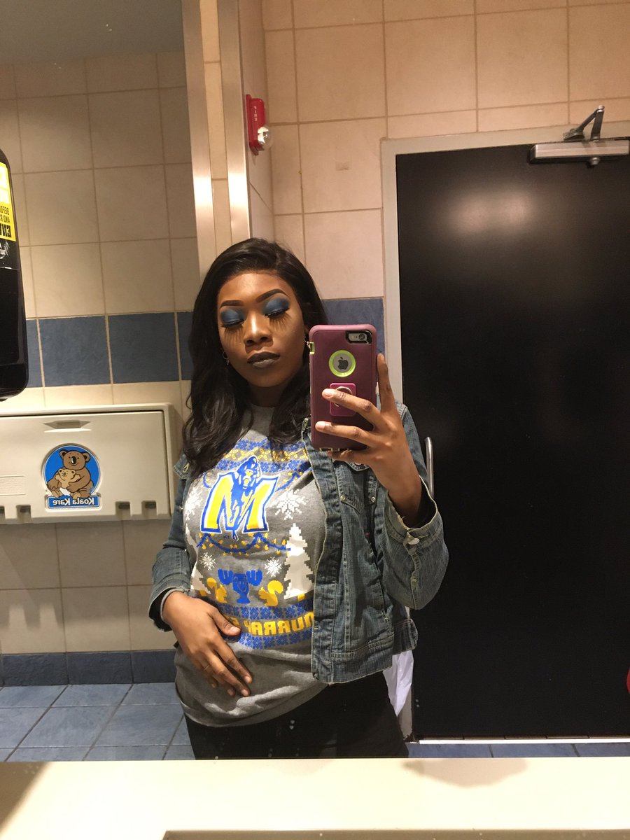 first_classJET's tweet photo. Hi. I’m never on here cuz this is my vanilla twitter 🌚 https://t.co/yLd7EENUvC
