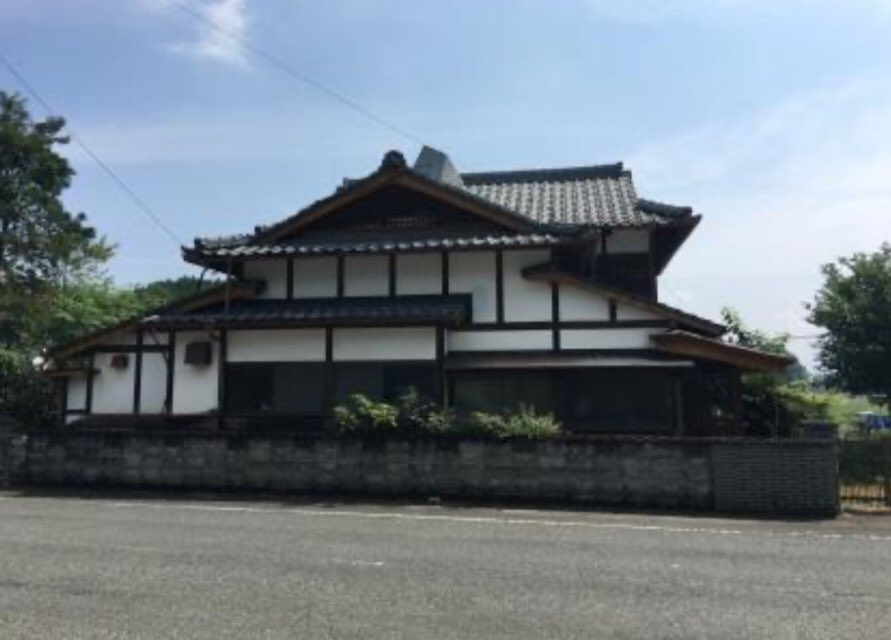 狼の皮をかぶるヒツジ