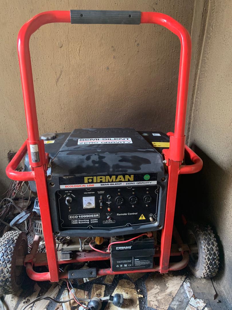 apexautomax's tweet photo. Firman 10990ESR Fairly Used Generator for sale !!
Location: Anambra state.
#ApexECompany #generators #petrolgenerators #generatorrepairs #generatorservice #generatormechanic #generatorengineers #petrolengines #petrolmechanic https://t.co/qAUcARRIRH