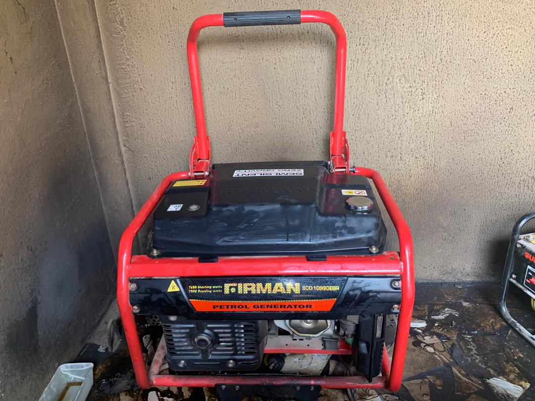 apexautomax's tweet photo. Firman 10990ESR Fairly Used Generator for sale !!
Location: Anambra state.
#ApexECompany #generators #petrolgenerators #generatorrepairs #generatorservice #generatormechanic #generatorengineers #petrolengines #petrolmechanic https://t.co/qAUcARRIRH