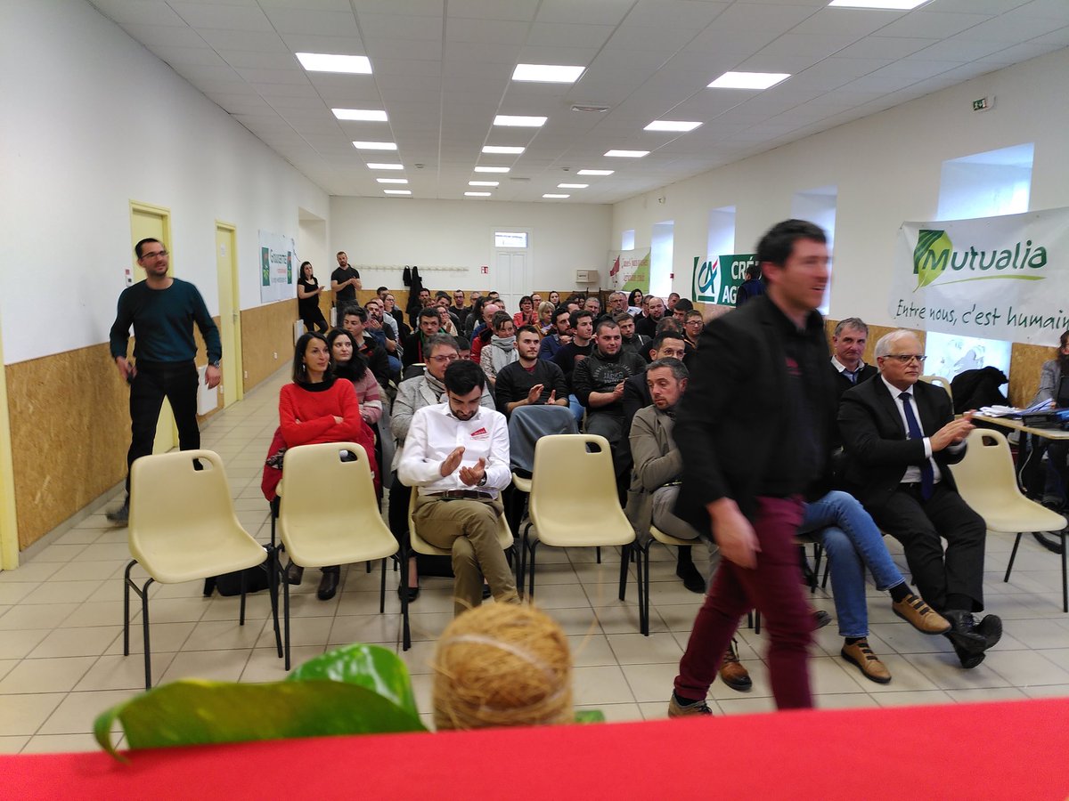 PierrePicard03's tweet photo. Hier à l AG des JA #Ardeche avec comme table ronde comment consilier engagement /vie professionnelle et vie personnelle. Des superbes interventions et des JA au top 
@Ardeche_07 
@aureliensoub07 
@Prefet07 
@Fdsea07 https://t.co/2Ox36MNuy4