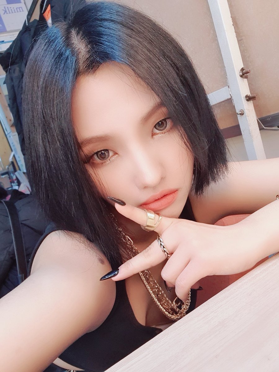 G_IDLENSP's tweet photo. [#SOYEON] Mis amores~~ hola!! Vieron DYKH??? Hace mucho no me subía a un escenario y hacer una actuación de hip hop con Double K y Nuck me puso muy nerviosa, pero fue un honor ㅠㅠ!!!!

 1/2

https://t.co/nBsKBPmPhB https://t.co/CnBbffAvXx
