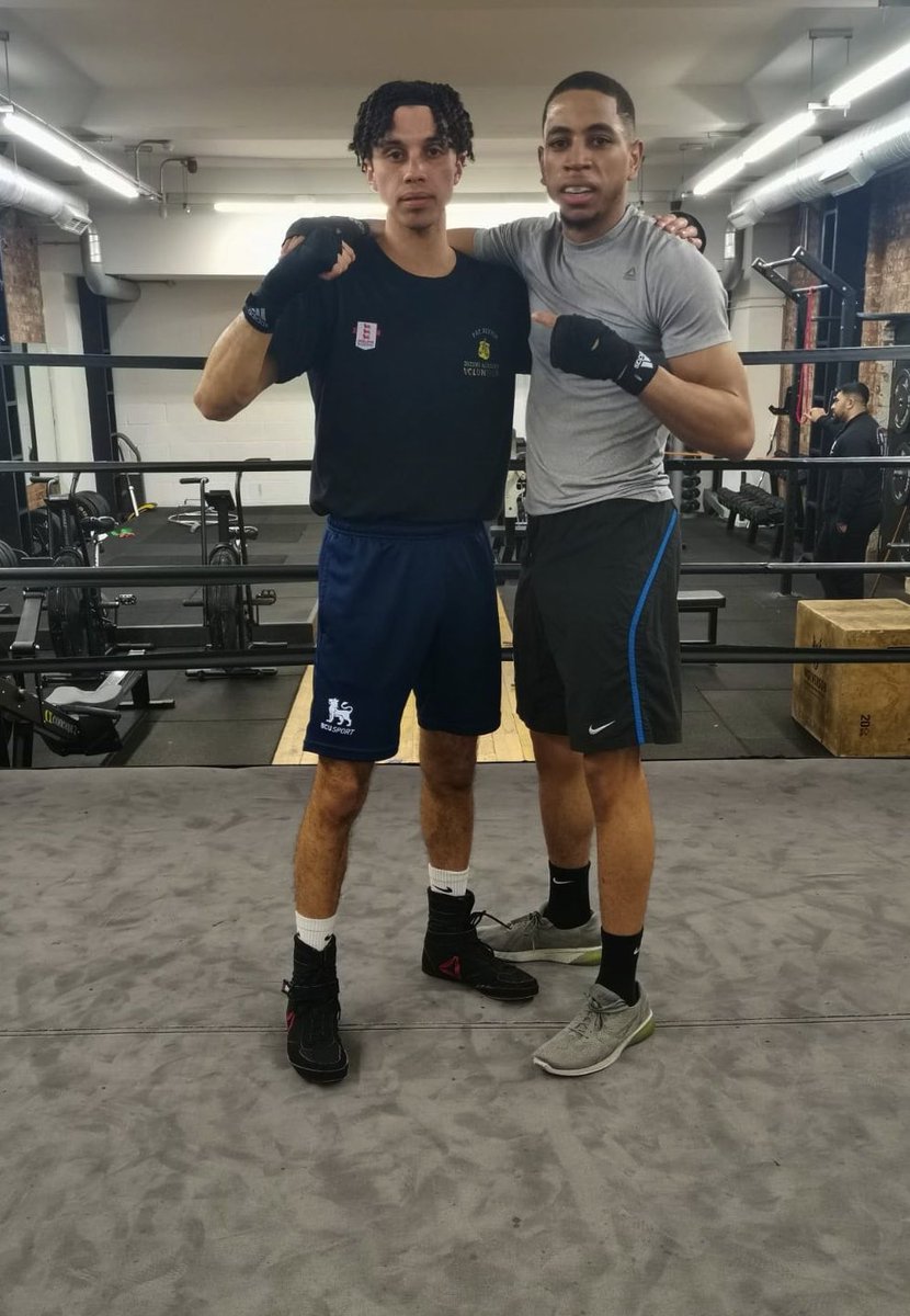 blynchy1's tweet photo. Real recognise real 💭
Always high level sparring with this champ 🙌🏾🐝
#WeDontPlayBoxing #Birmingham https://t.co/fW5Xctr5Od
