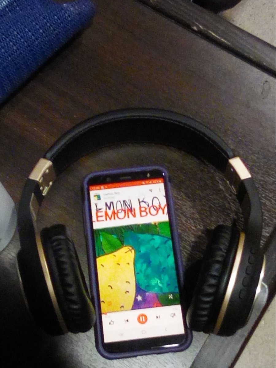Listening to <a href="/CAVETOWN/">robbie (normal)</a> is super chill!