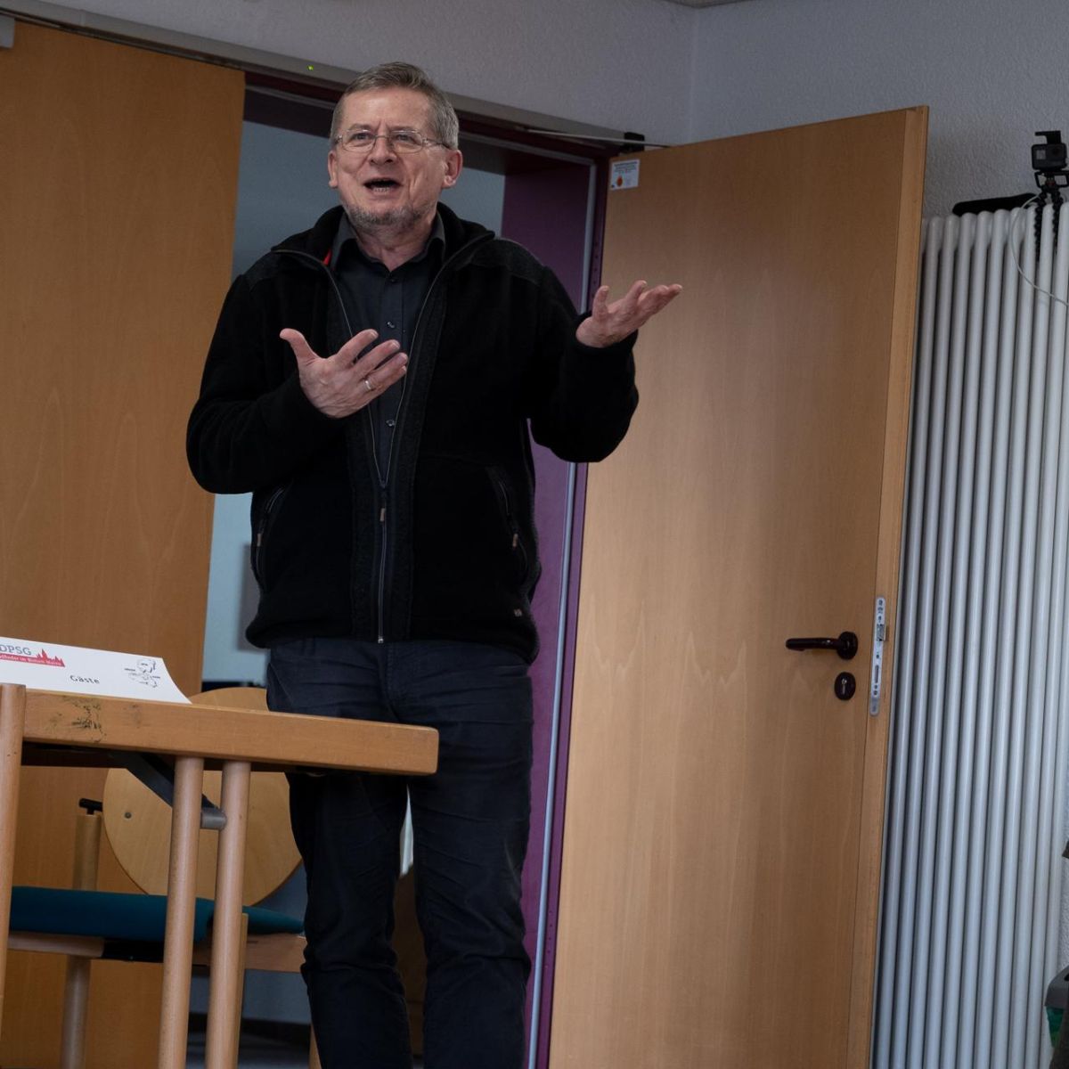 dpsgmainz's tweet photo. Die Diözesanversammlung 2020 ist eröffnet und startet direkt mit der Berufung von Referenten, dem Besuch von Herr Dörr, unserem Dezernenten und vielem mehr. Davor hatten wir sogar Teilnehmer bei der Morgenrunde!? #dpsgmz #dv2020 https://t.co/p1PNDkdFg3