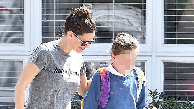 GoCeeps's tweet photo. Jennifer Garner Spends Quality Time With Seraphina, 11, After Ben Affleck’s Pictured With Co-Star https://t.co/OpAtpr1WG1... https://t.co/nimpxrLNV0