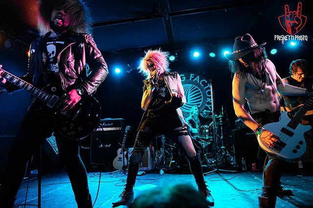 Frisketti_Photo's tweet image. The #kingsofnewyork @wildstreetofficial 🔥 @knittingfactorybk .
.
📷 @frisketti_photo 
#FriskettiPhoto #ProfessionalPhotographer #MusicPromo #PromoPhoto #EndorsementPhoto #ProPhoto #Certified #Professional #Music #StudioPhotography #LiveMusic ift.tt/2Tux06n