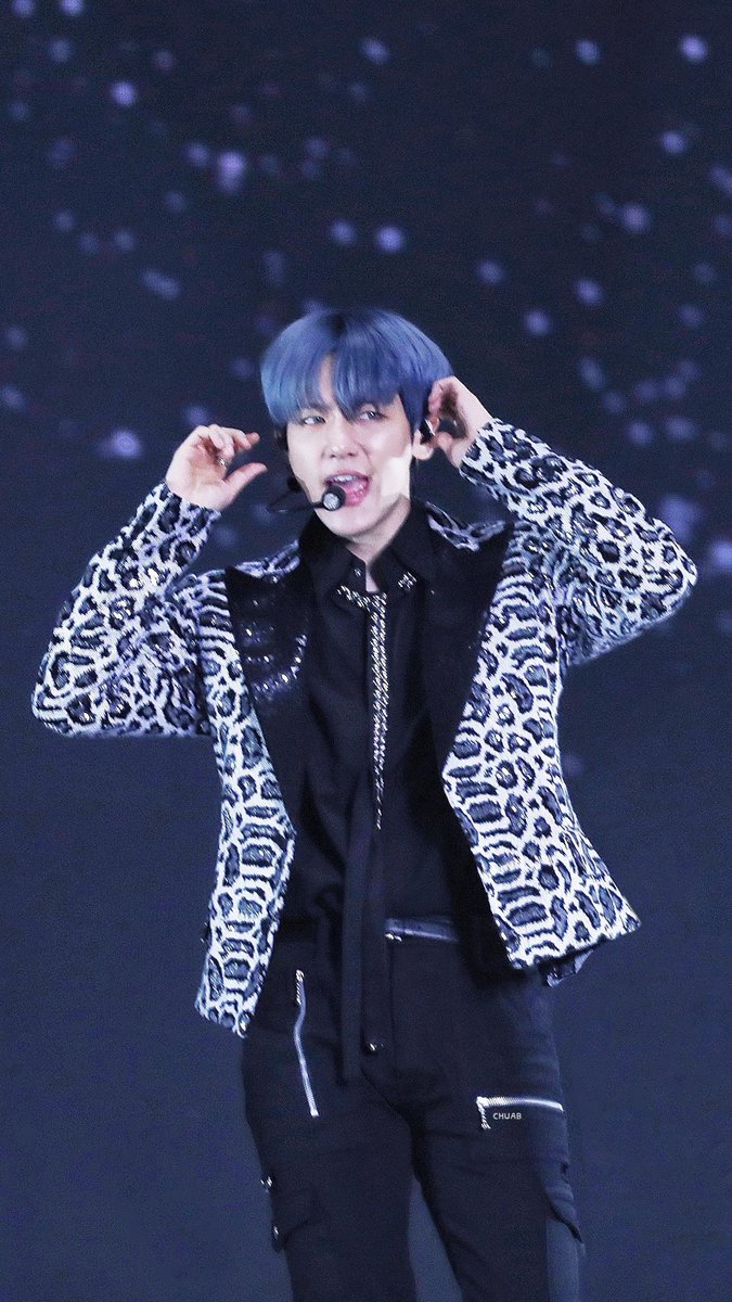 ChanBaekioo's tweet photo. 백현이 200204 SuperM in Seattle
Jopping 🌌🌠💫
☆꧁꧂☆
᯾᯾᯾᯾᯾᯾᯾᯾
✨✨ 'ㅅ'✨✨
#백현 #BAEKHYUN #SuperM #WeAreTheFuture #SuperMinSeattle @B_hundred_Hyun @superm https://t.co/YsjSfA5GRK