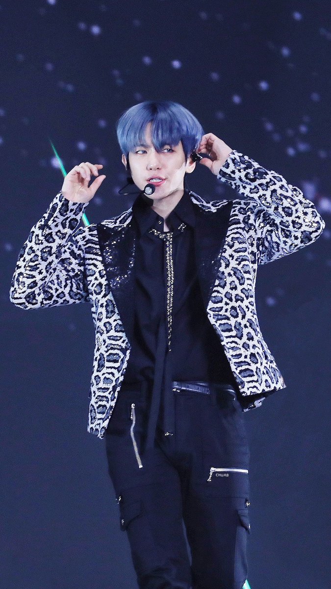 ChanBaekioo's tweet photo. 백현이 200204 SuperM in Seattle
Jopping 🌌🌠💫
☆꧁꧂☆
᯾᯾᯾᯾᯾᯾᯾᯾
✨✨ 'ㅅ'✨✨
#백현 #BAEKHYUN #SuperM #WeAreTheFuture #SuperMinSeattle @B_hundred_Hyun @superm https://t.co/YsjSfA5GRK