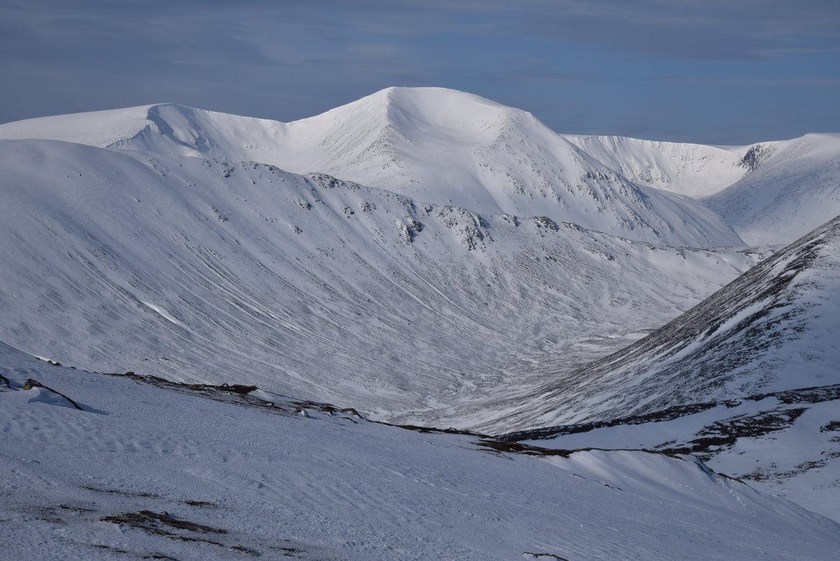 MarLodgeNTS's tweet photo. Fantastic day on Derry Cairngorm @MarLodgeNTS . Only bumped into one other person, amazing snow conditions, no sign of Loch Etchachan and pine regen at 870m. A wild land  experience.
#cairngorms
#rewilding
#snow
@walkhighlands 
@ramblersscot 
@N_T_S
@Mountain_Scot
#munros https://t.co/YnHhEggUOA