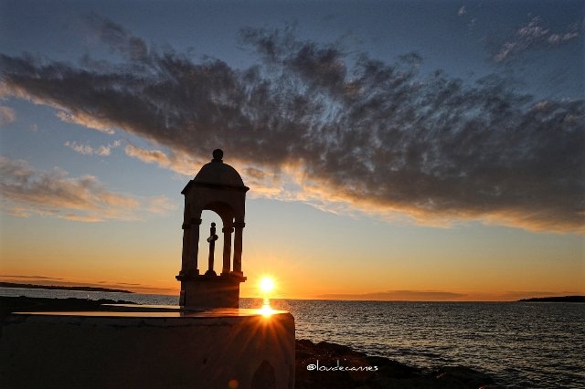 LouDecannes's tweet photo. Bjr les twittos, je vous souhaite un bon week-end 🙋‍♀️☀️ #PointeCroisette #sunrise #France #CotedAzur #CotedAzurFrance #SUN @villecannes @BrigitteB55 @VisitCotedazur @MeteoCotedAzur @IsaLevyPrat @jmlpyt @reivaxstgo31 @Studiodjip11 @BBRHIT40 @MireilleBoissy belle journée à tous ! https://t.co/RfcwTVzbDZ