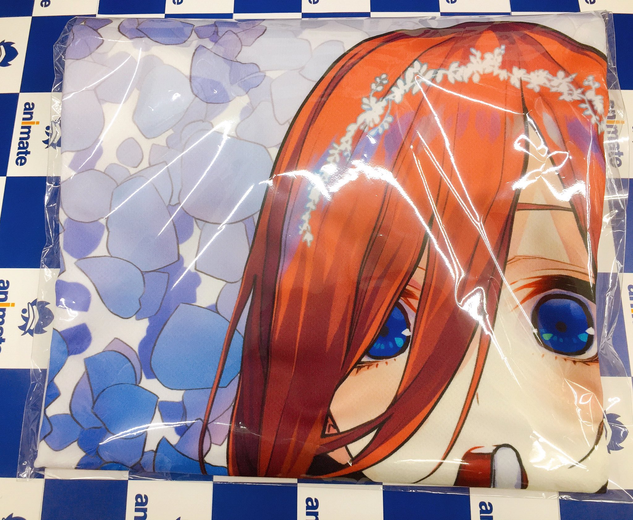 アニメイト福島 グッズ入荷情報 五等分の花嫁 より フルグラフィックｔシャツ 中野三玖 花嫁 Ver コレクションポスター が入荷しましたもも 3月14日よりフェアも開催となります 皆様のご来店をお待ちしておりますもも T