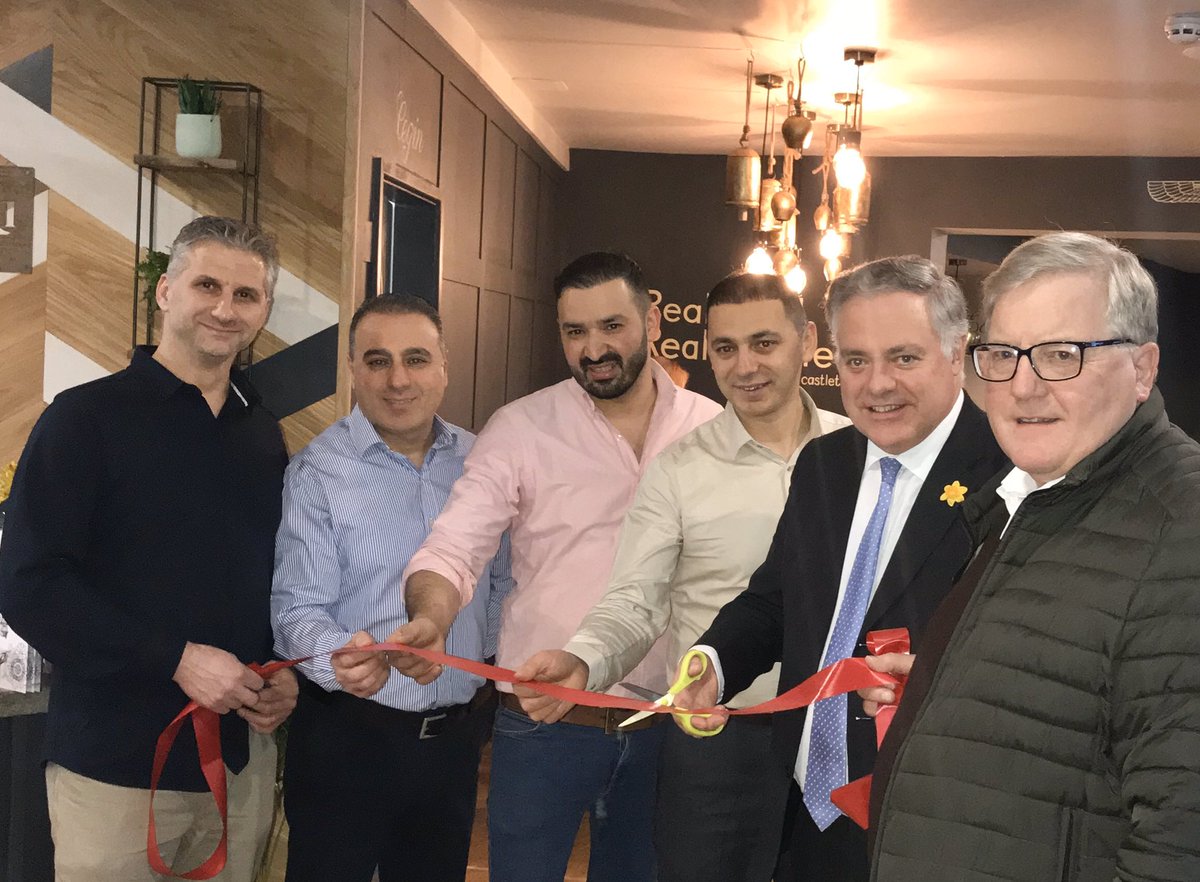 baynes_simon's tweet photo. It was a great honour to formally open the Castle Tandoori in #Chirk last night. It is very popular with bookings for 100+ yesterday. It is owned by Reza Noori, Bulant Akarsu and Cumaali Acun who have made a great success of the nearby Castle Bistro. Highly recommended! https://t.co/wqifvUC9v9