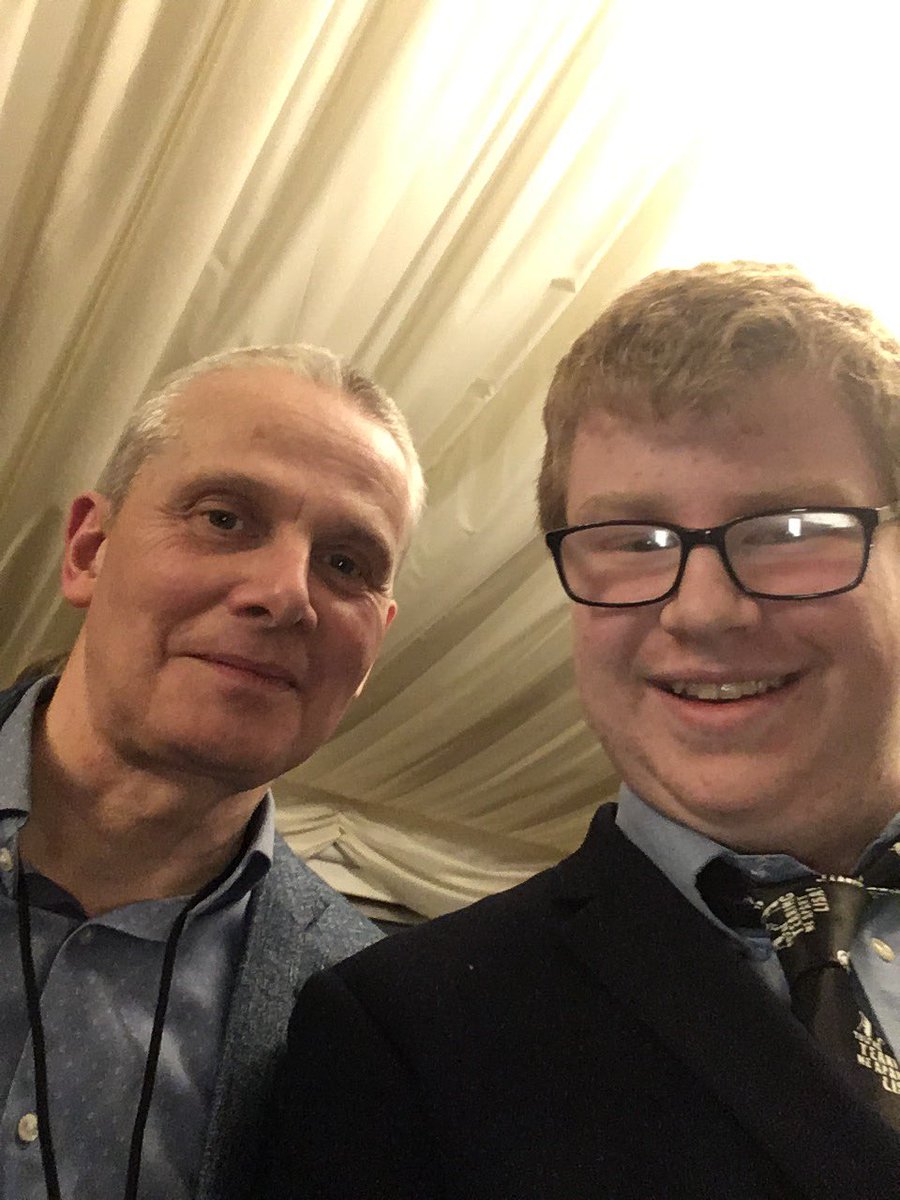 Please Be Seated tweet media