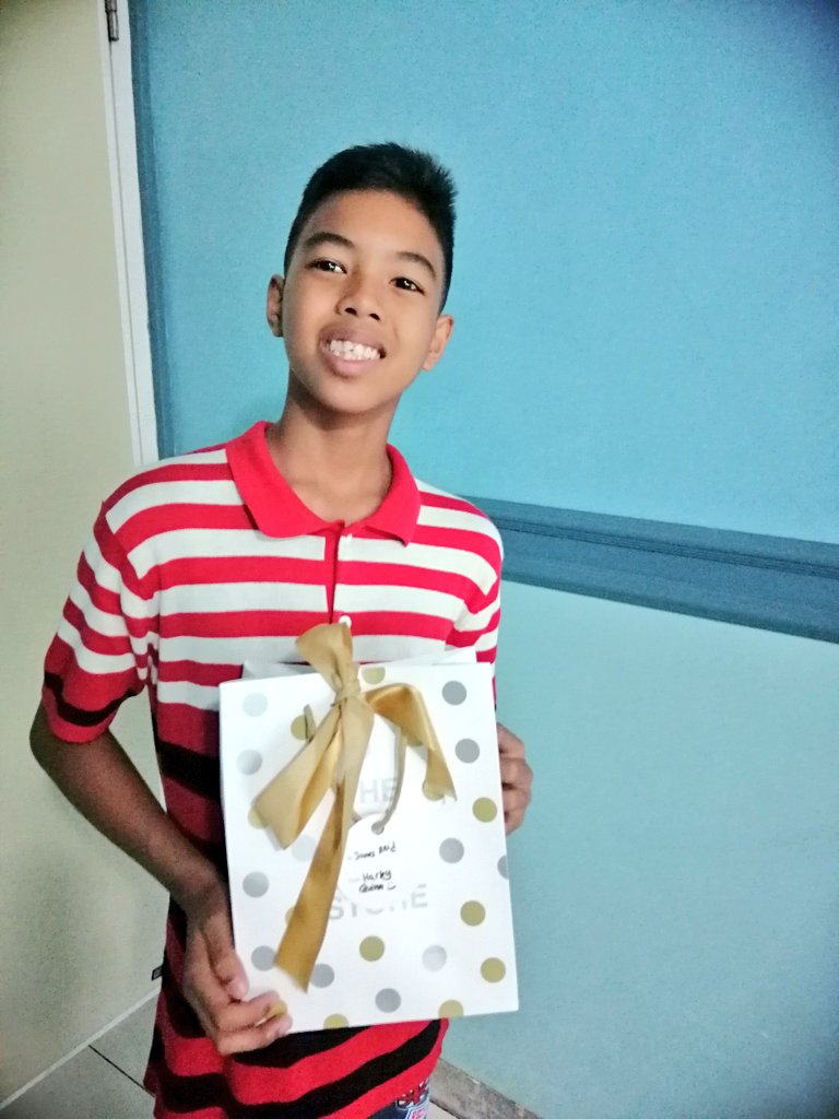 vnchrv's tweet photo. Earlier today, I received a text from my mom that my brother, Rj's diagnostic test revealed a mass on his distal femur. The doctor said it was a tumor and he suspects that Rj has leukemia. He's now subject for further diagnostic testing. We need prayers guys. :(((( https://t.co/eFWbUCMXyA