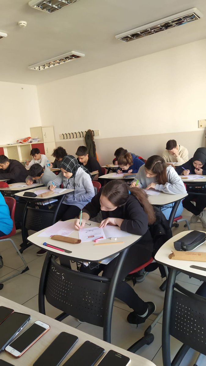 GulbinMatematik's tweet photo. Ülkemizin ilk marka tescilli matematik yarışması Mathletic 2020 Matematik Yarışması'nın Teorik Sınavı kampüsümüzde başarıyla uygulanmıştır. #mathletic 
@sozkokk @BanuGurun @materkanozkan @hasanzekigul @mutlurehber23 https://t.co/teV3Jzmc3a