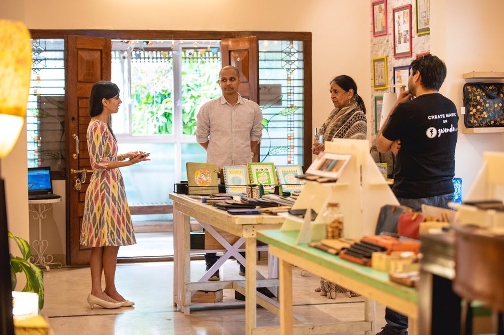 innunevatia's tweet photo. Stoked and humbled to have the iconic @Jayajaitly ji at The @ZwendeDesign Space! Among endless conversations on the craft sector, was so encouraging to hear from her that technology can truly disrupt this industry, that our model brings out the huge diversity that artisans have https://t.co/62v6QeRSYZ