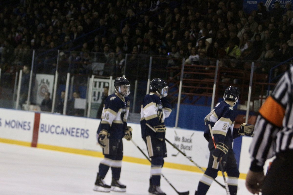 _carter_hobbs's tweet photo. I’m thankful for every person that has made my 4 years on the Oak Leafs an amazing time. I love all my brothers I played with, thank you @DMOakLeafs https://t.co/wIpk3y7NwY