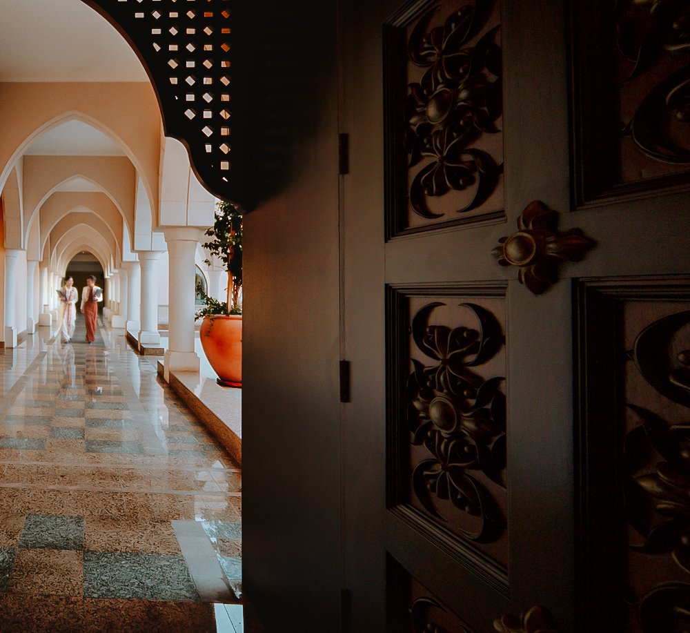 Discover the treasures of Arabia during your stay at Shangri-La Hotel, Qaryat Al Beri, Abu Dhabi.

أكتشف الطراز العربي من خلال اقامتك في فندق شانغريلا،  قرية البري ، أبوظبي