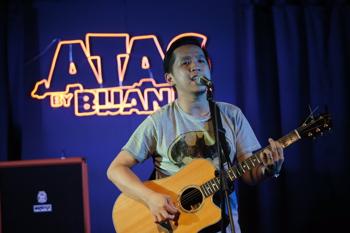 ATASbyBijanFx's tweet photo. Antara sorotan gig #FridaysAtATAS malam tadi. 
Terima kasih kepada semua yang datang memeriahkan and hope to see you guys next event!! 
📸: Abdul Shukor Md Janis https://t.co/Sru71z395y