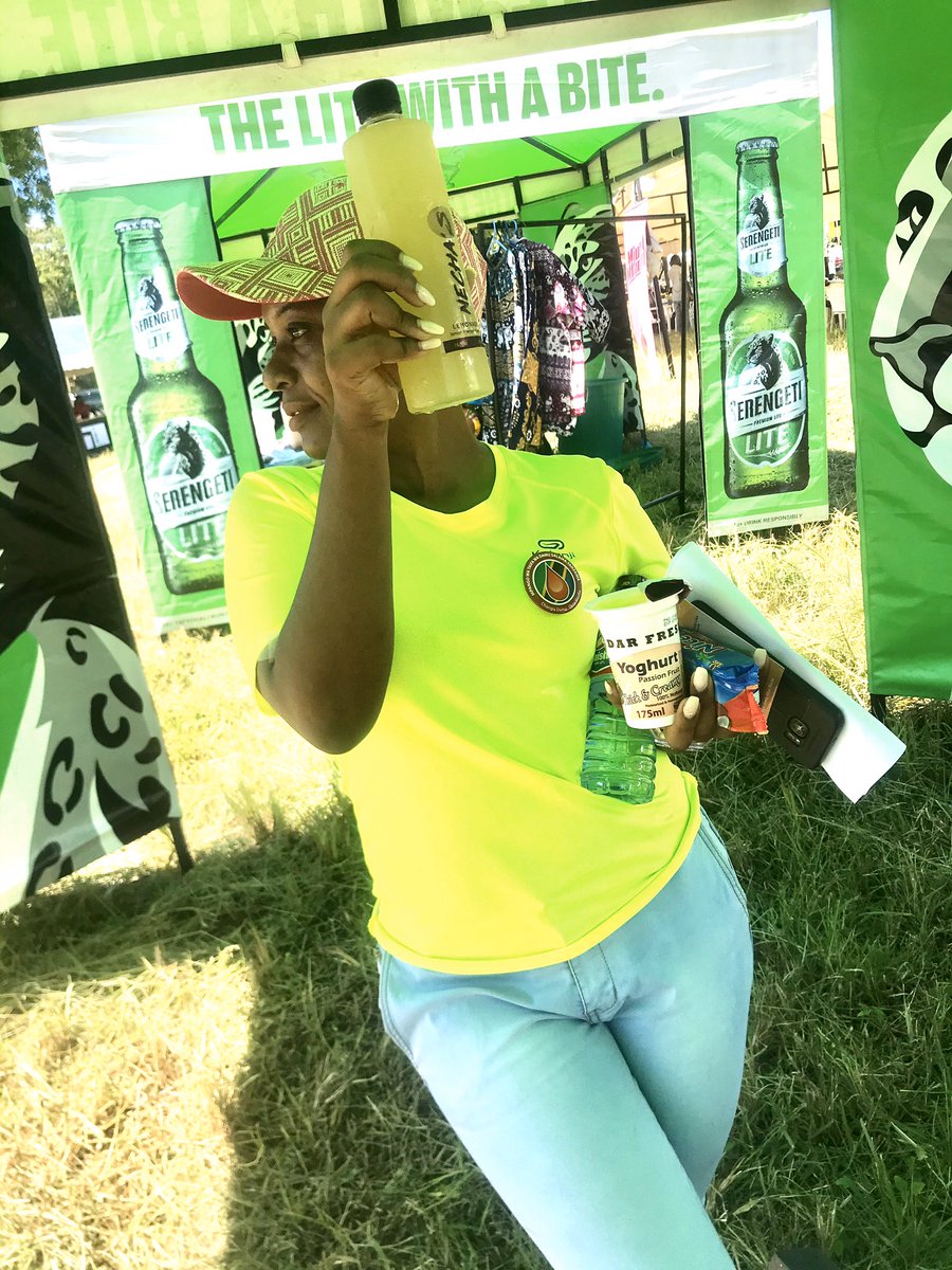 Kama tulivyosema watu 30 wa kwanza kuchangia damu leo watapata juice/smoothie safi kabisa leo. 

@madete31 ndani ya #heathchallenge tayari ameshiri kuokoa maisha leo !
Juice kutoka <a href="/nechas__/">Necha’s</a>