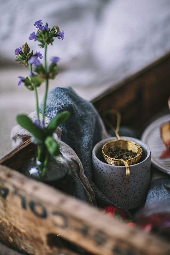 자신이
한 말은

잊어버리기 쉽다

하지만
누군가의
가슴에 씨앗처럼 자라고 있다
