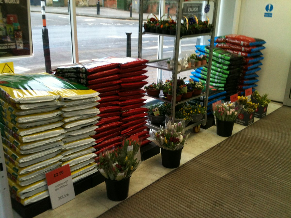 murrpe62's tweet photo. Gardening weather hopefully soon.
Foyer selling at Raunds supermarket. https://t.co/7BziyBgcFK