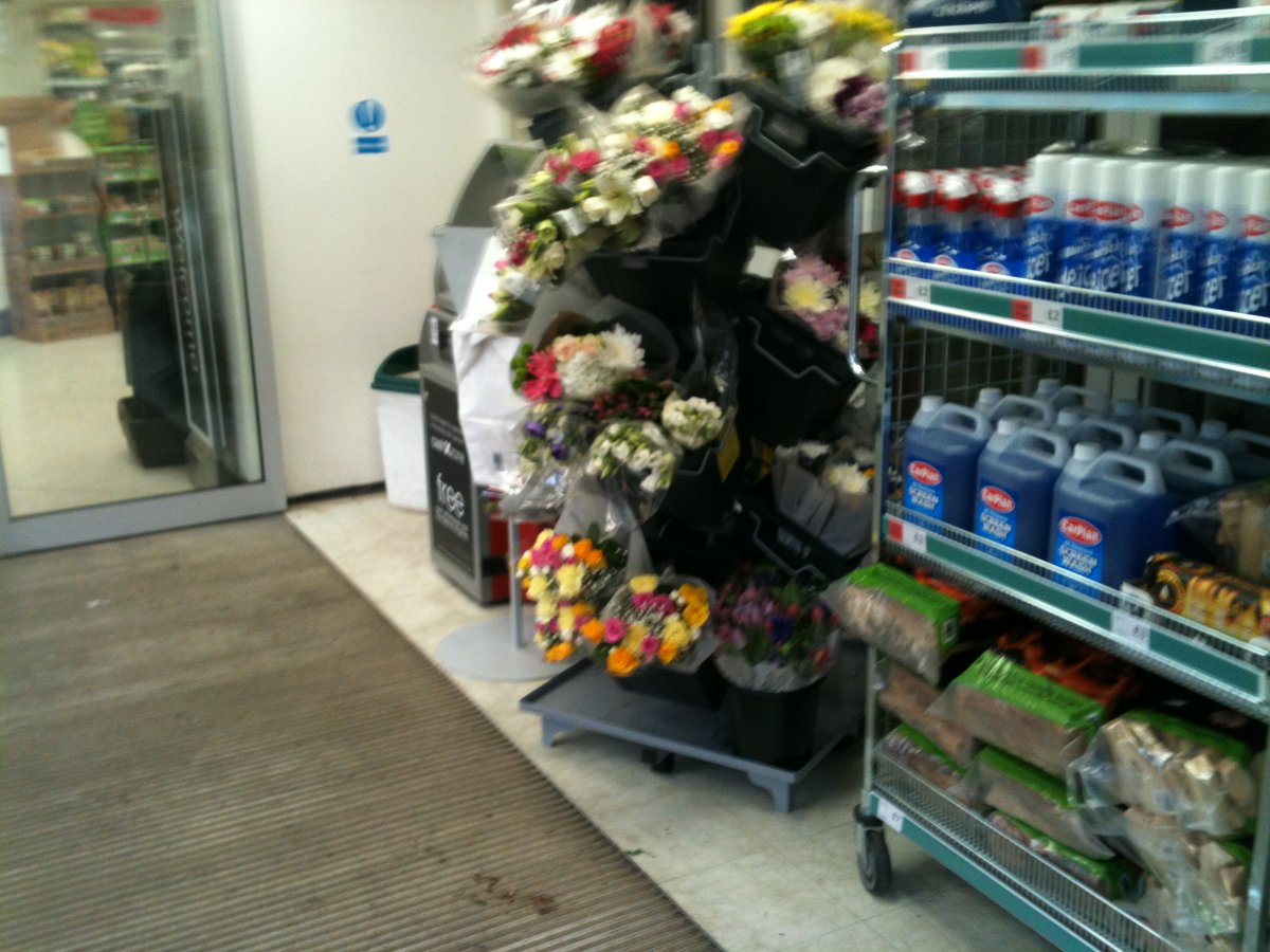 murrpe62's tweet photo. Gardening weather hopefully soon.
Foyer selling at Raunds supermarket. https://t.co/7BziyBgcFK